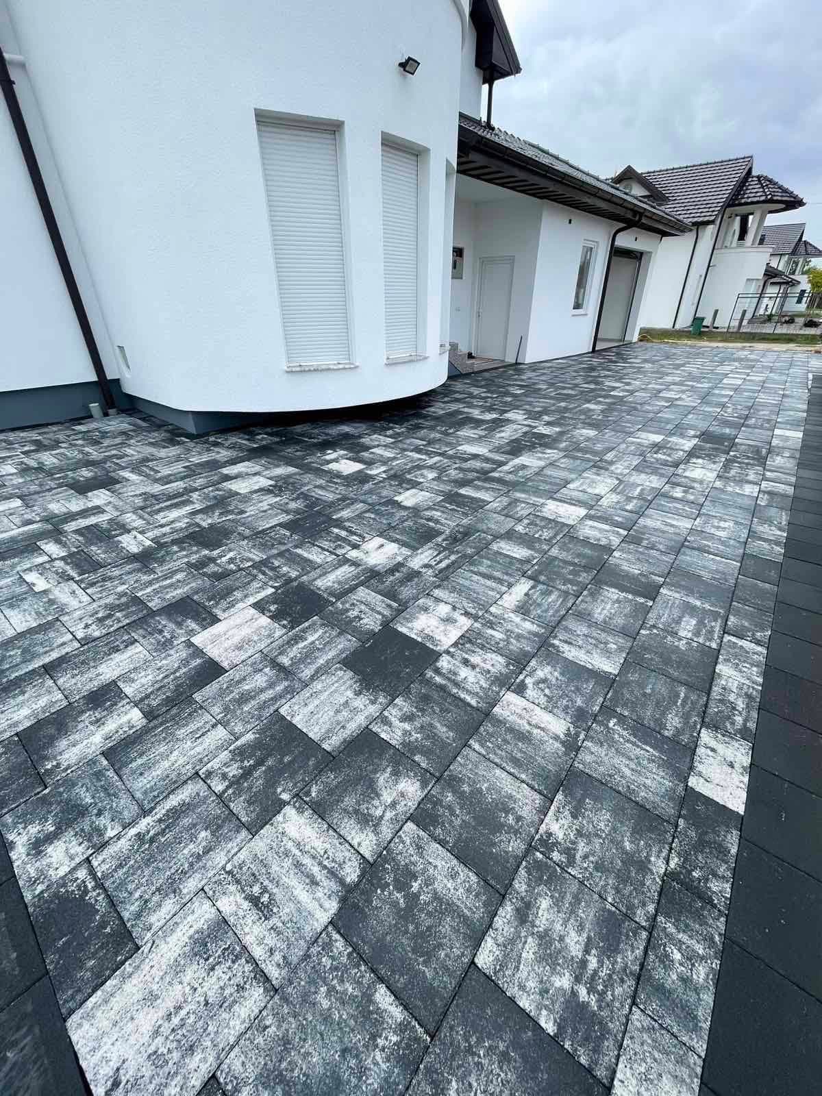 Courtyard — a Globi MI project